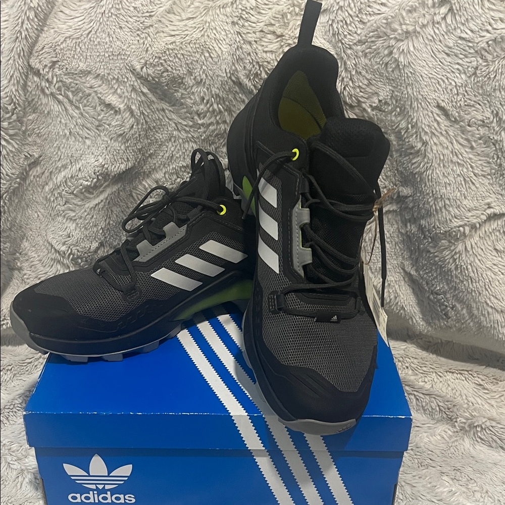 Adidas Men's Black and White Terrex Swift R3 (no box)